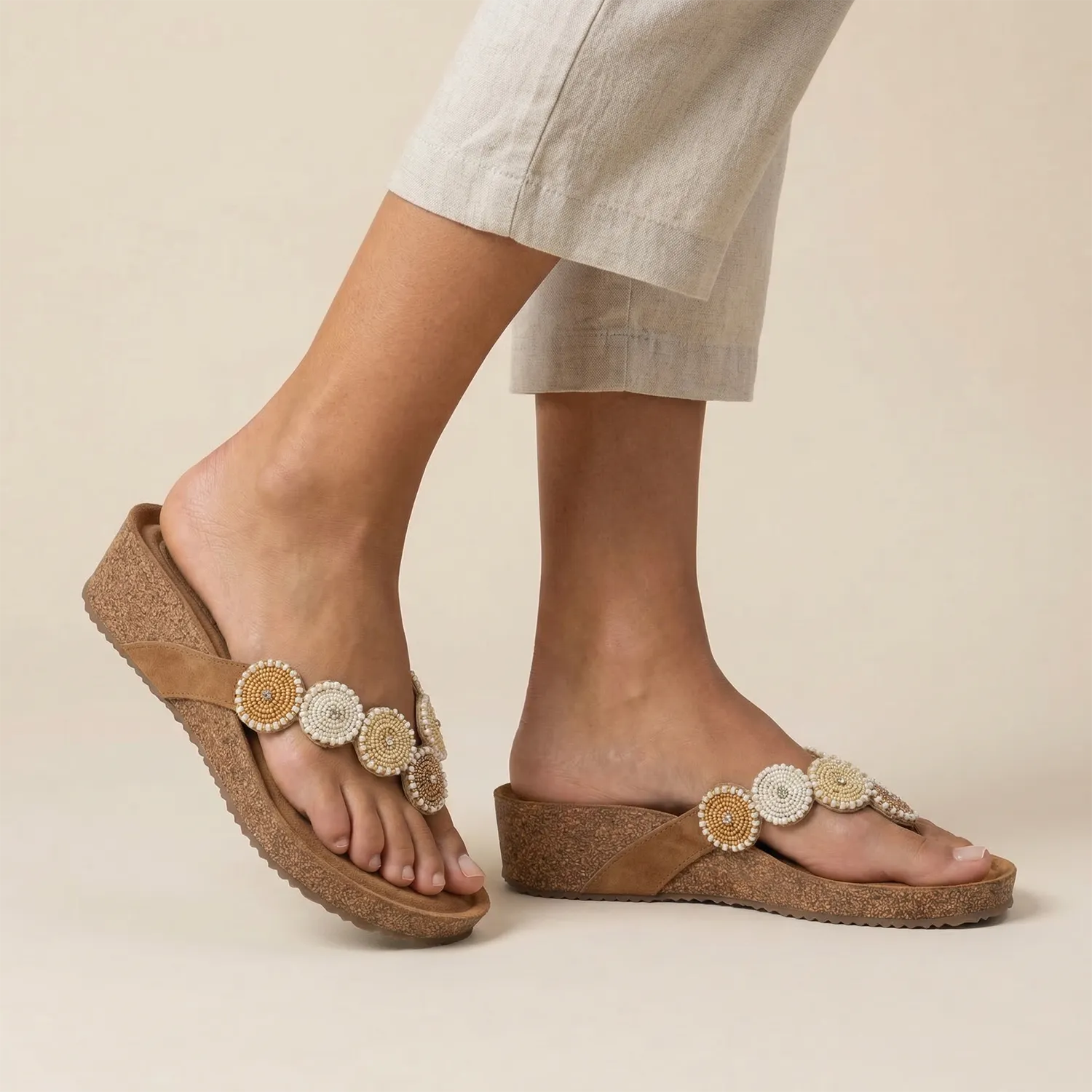 lazamani-mare-damen-wildleder-zehentrenner-beige-keilabsatz-leder image 2