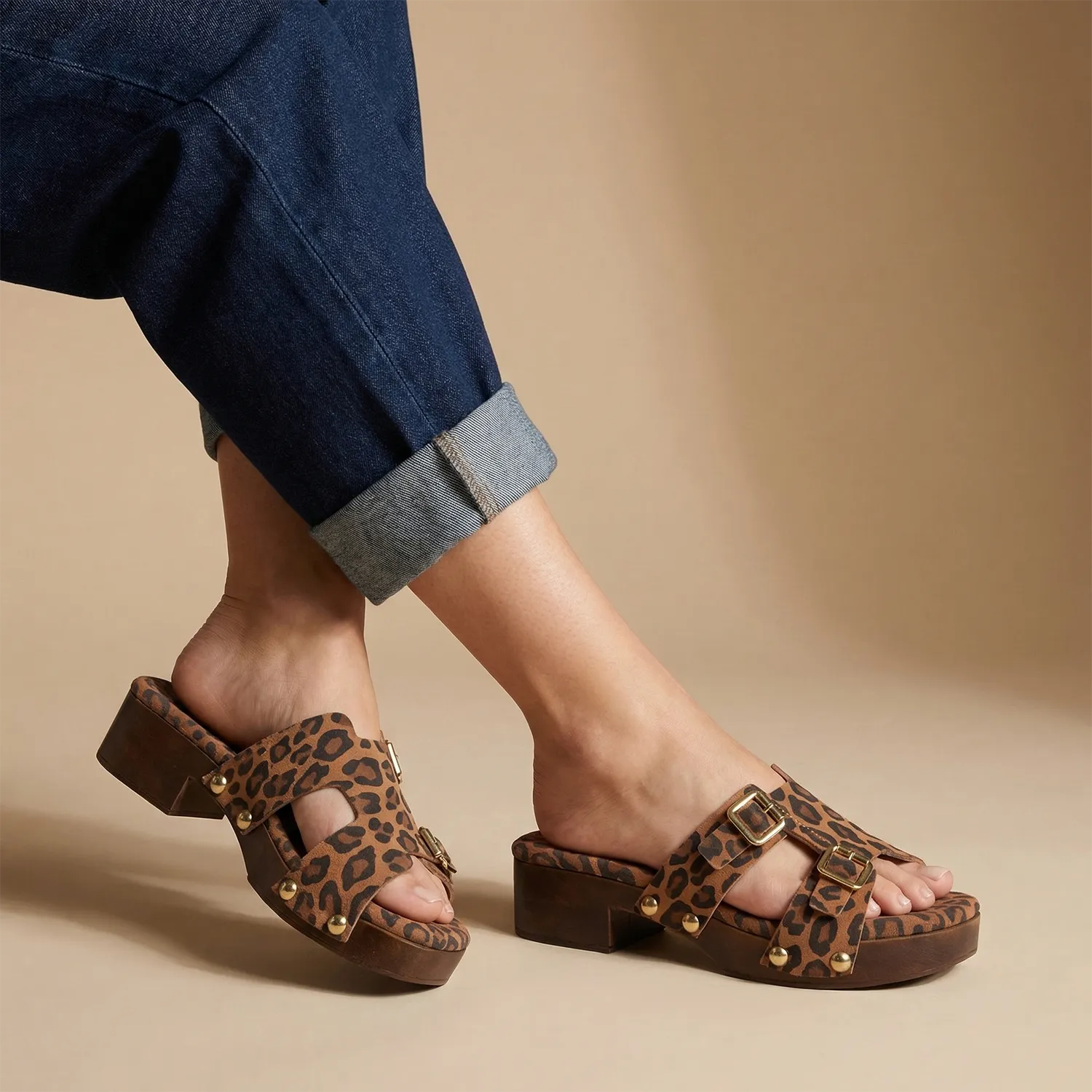 lazamani-aria-damen-wildleder-clogs-leopard image 2